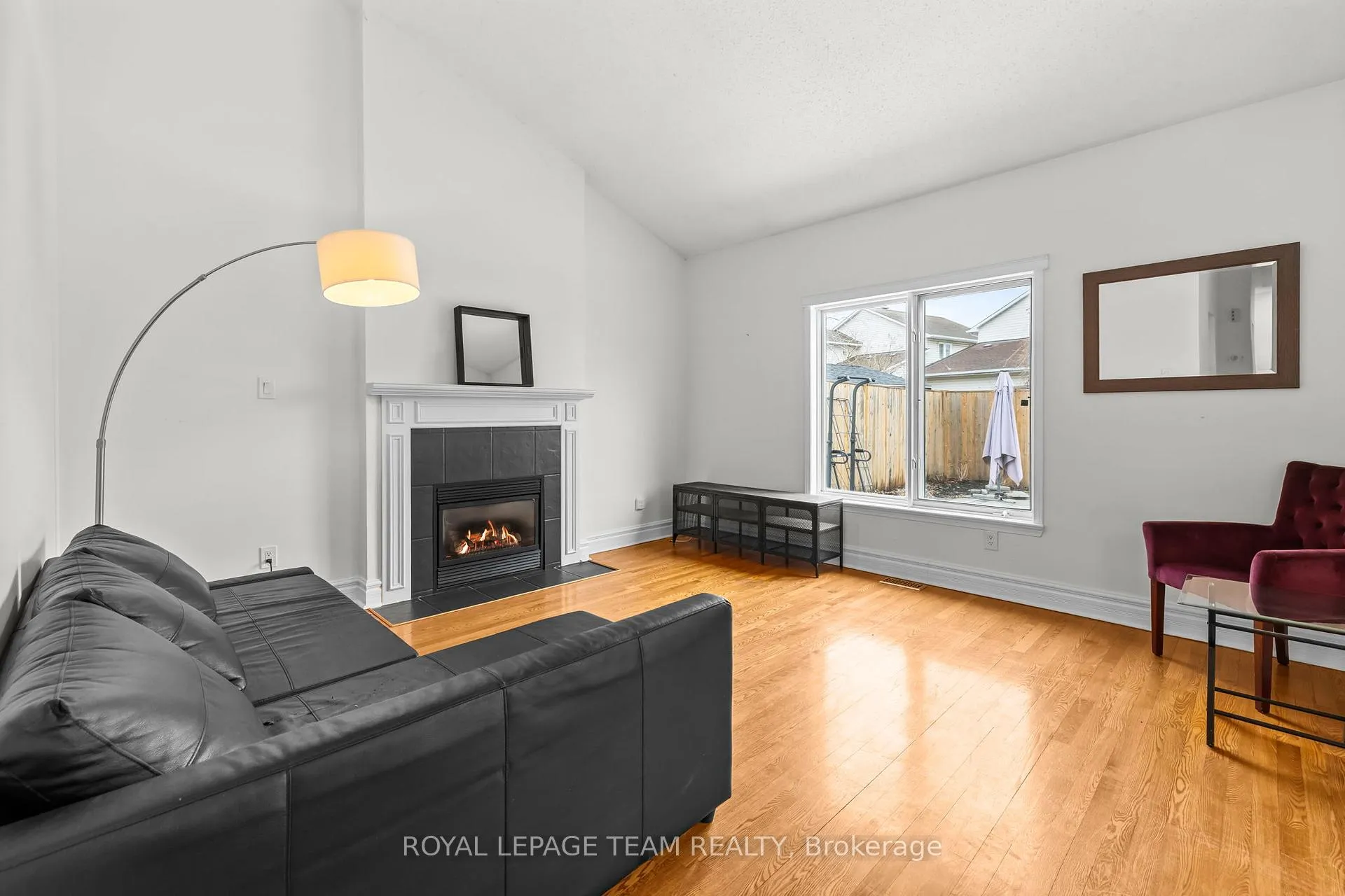 Photo 6 of 30 New Deighton Crescent, Ottawa, Barrhaven East — HOMEH