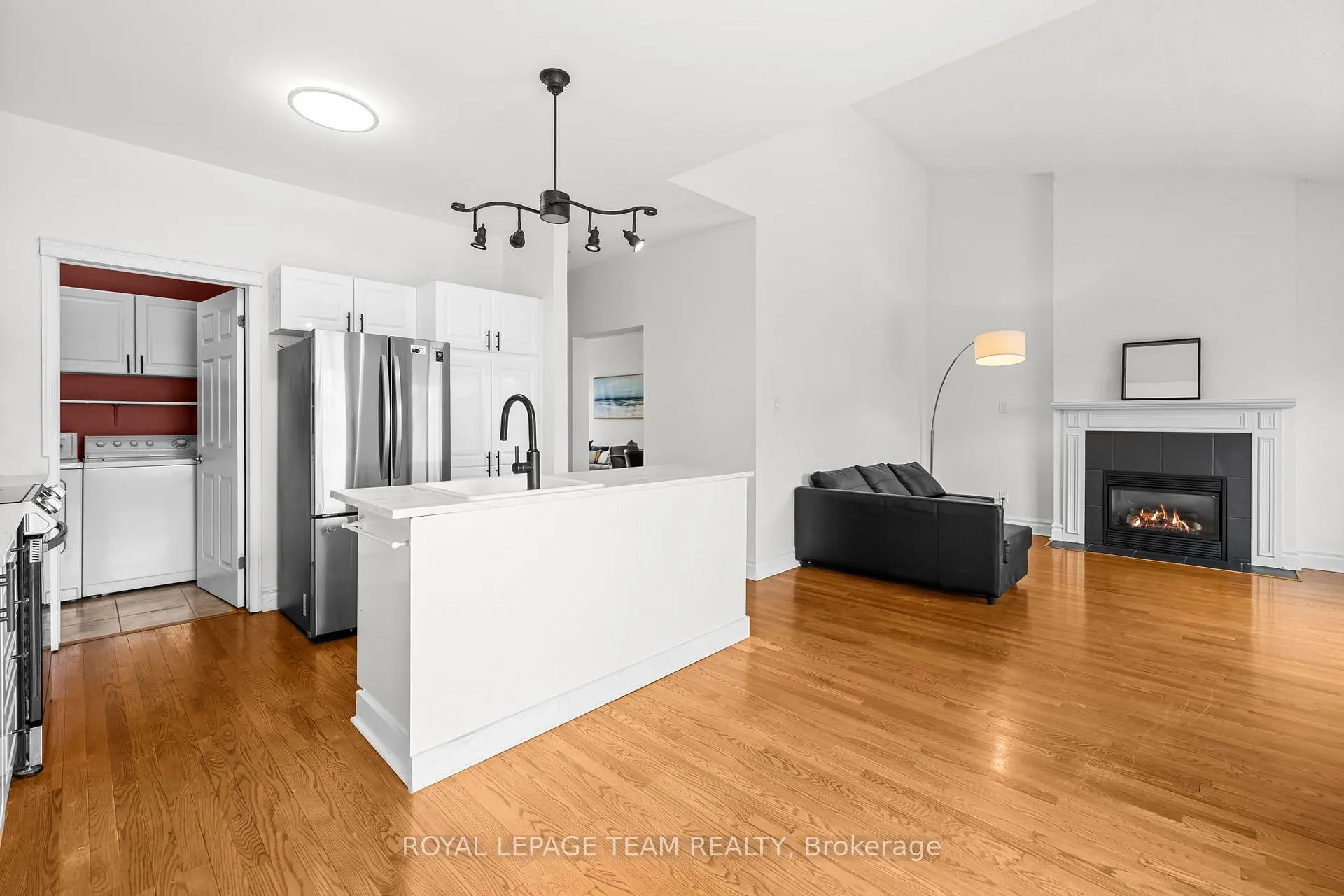 Photo 9 of 30 New Deighton Crescent, Ottawa, Barrhaven East — HOMEH