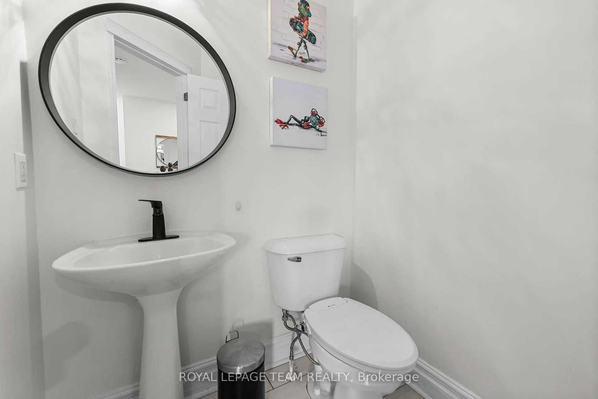 Photo 11 of 30 New Deighton Crescent, Ottawa, Barrhaven East — HOMEH
