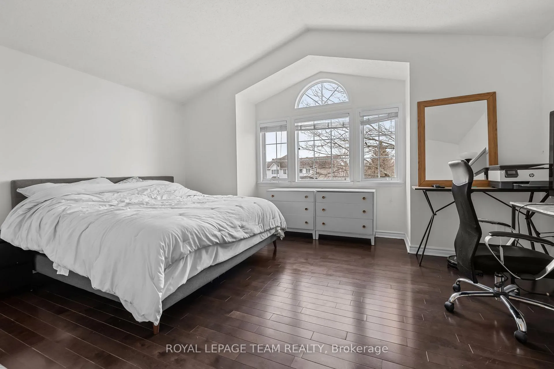 Photo 12 of 30 New Deighton Crescent, Ottawa, Barrhaven East — HOMEH