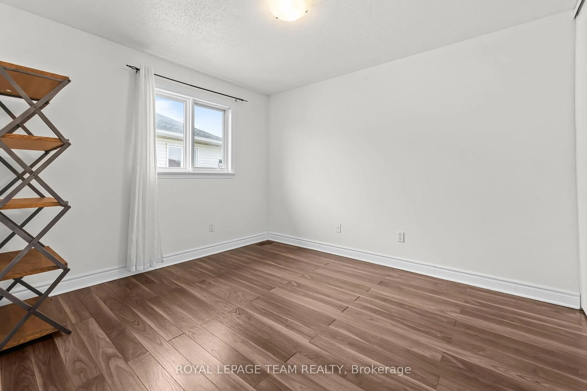 Photo 15 of 30 New Deighton Crescent, Ottawa, Barrhaven East — HOMEH