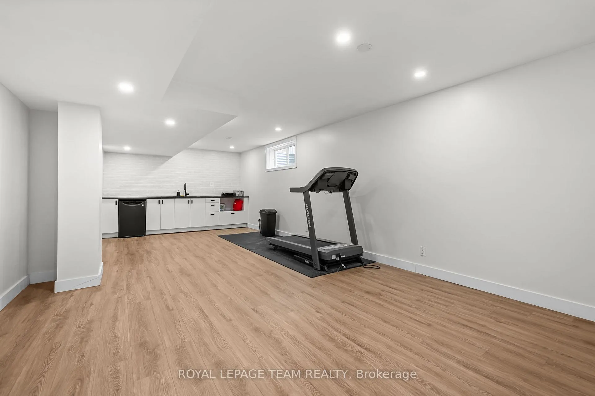 Photo 18 of 30 New Deighton Crescent, Ottawa, Barrhaven East — HOMEH