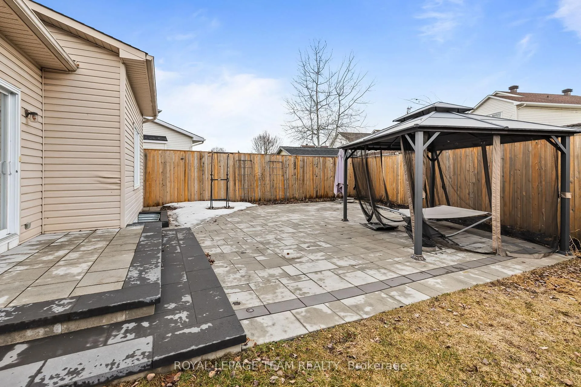 Photo 24 of 30 New Deighton Crescent, Ottawa, Barrhaven East — HOMEH