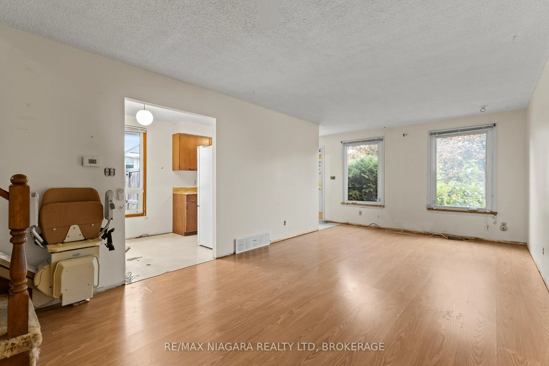 Photo 23 of 28 Runcorn Street, St. Catharines, Port Weller — HOMEH