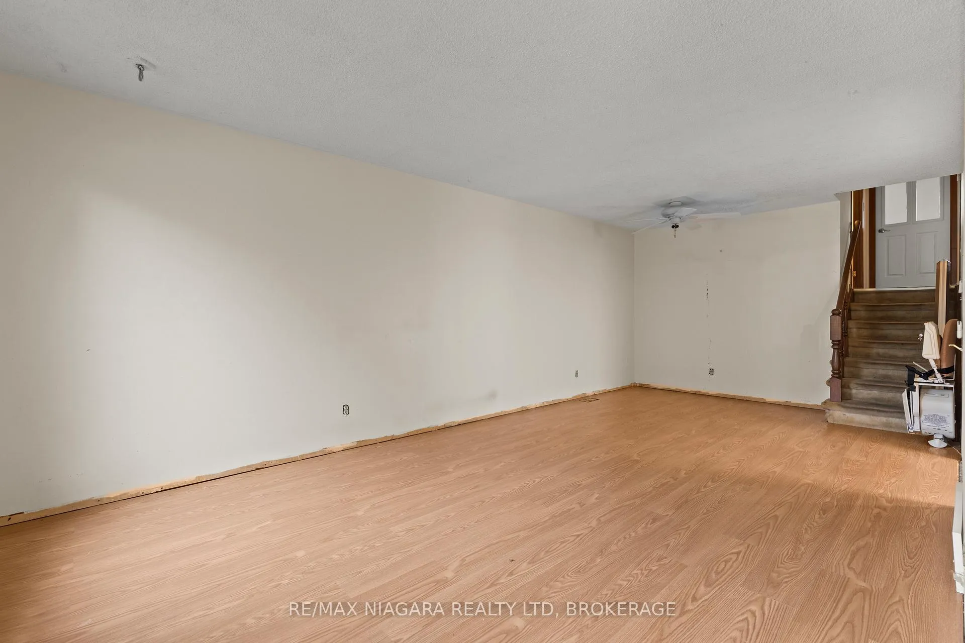 Photo 35 of 28 Runcorn Street, St. Catharines, Port Weller — HOMEH