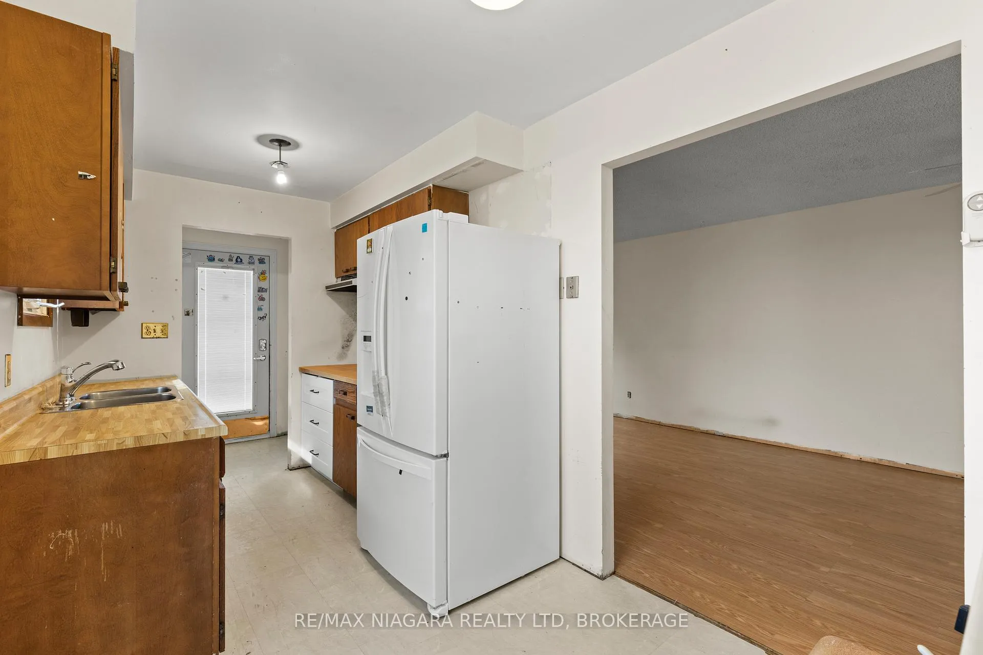 Photo 56 of 28 Runcorn Street, St. Catharines, Port Weller — HOMEH