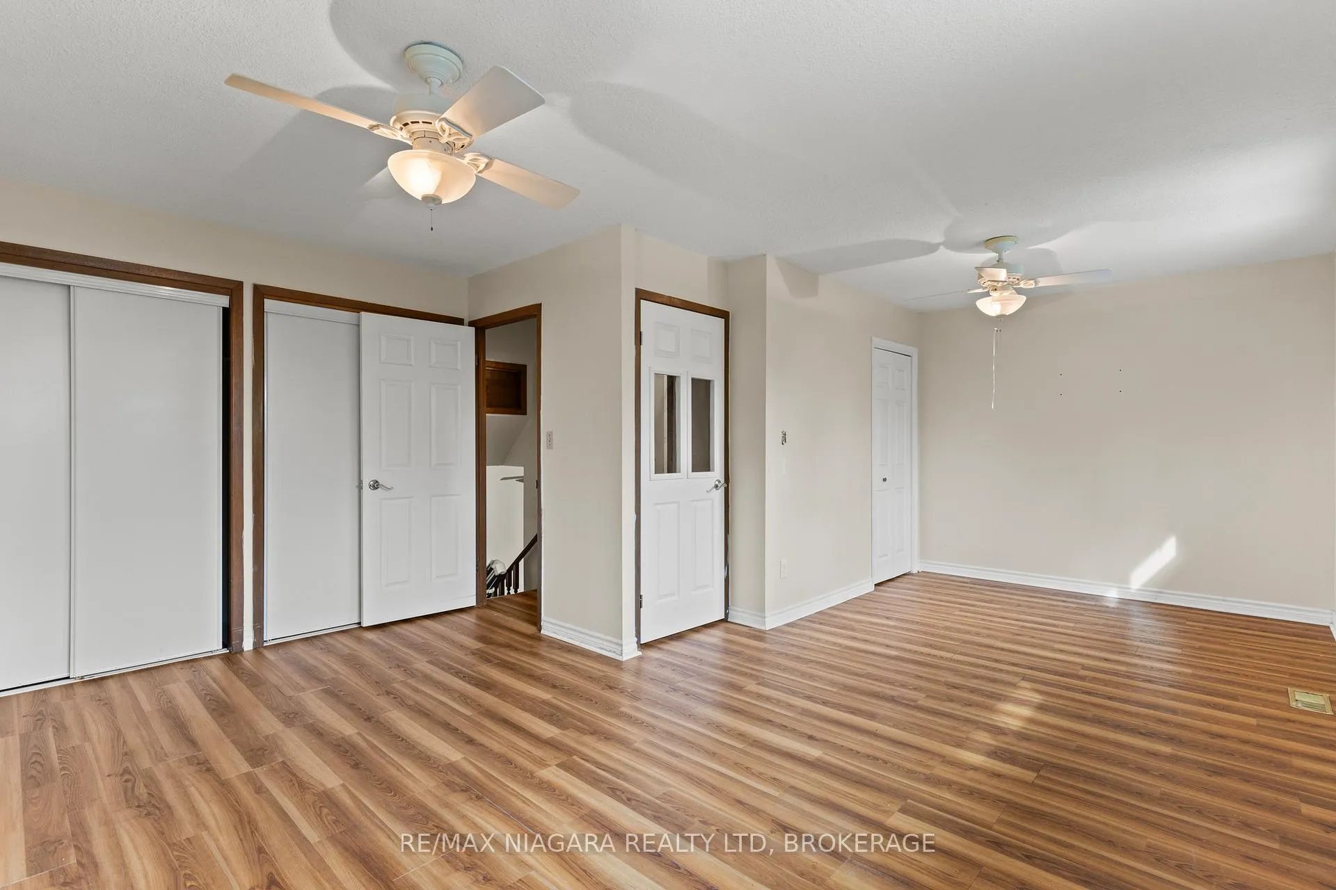 Photo 62 of 28 Runcorn Street, St. Catharines, Port Weller — HOMEH