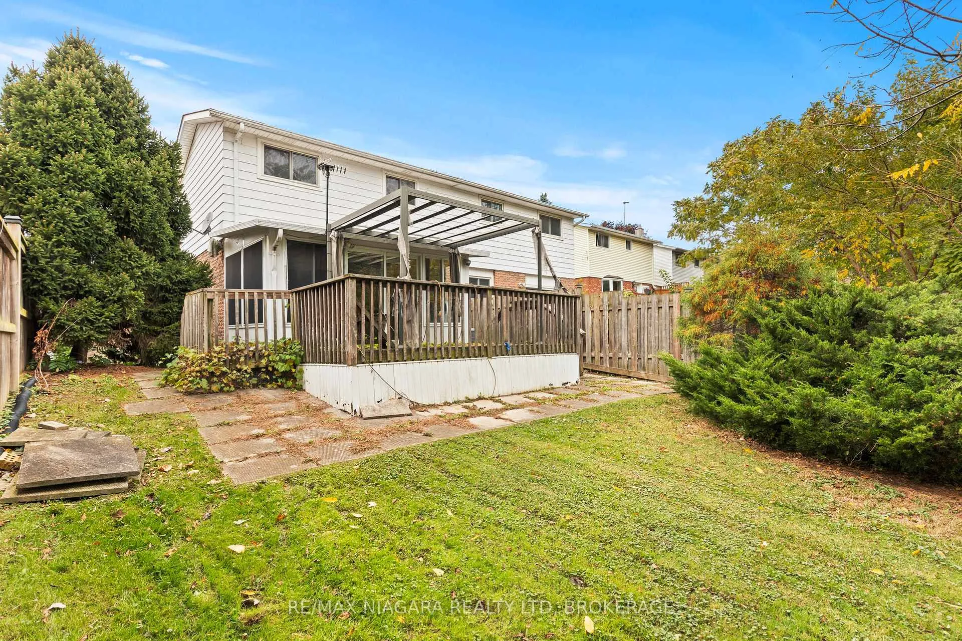 Photo 135 of 28 Runcorn Street, St. Catharines, Port Weller — HOMEH