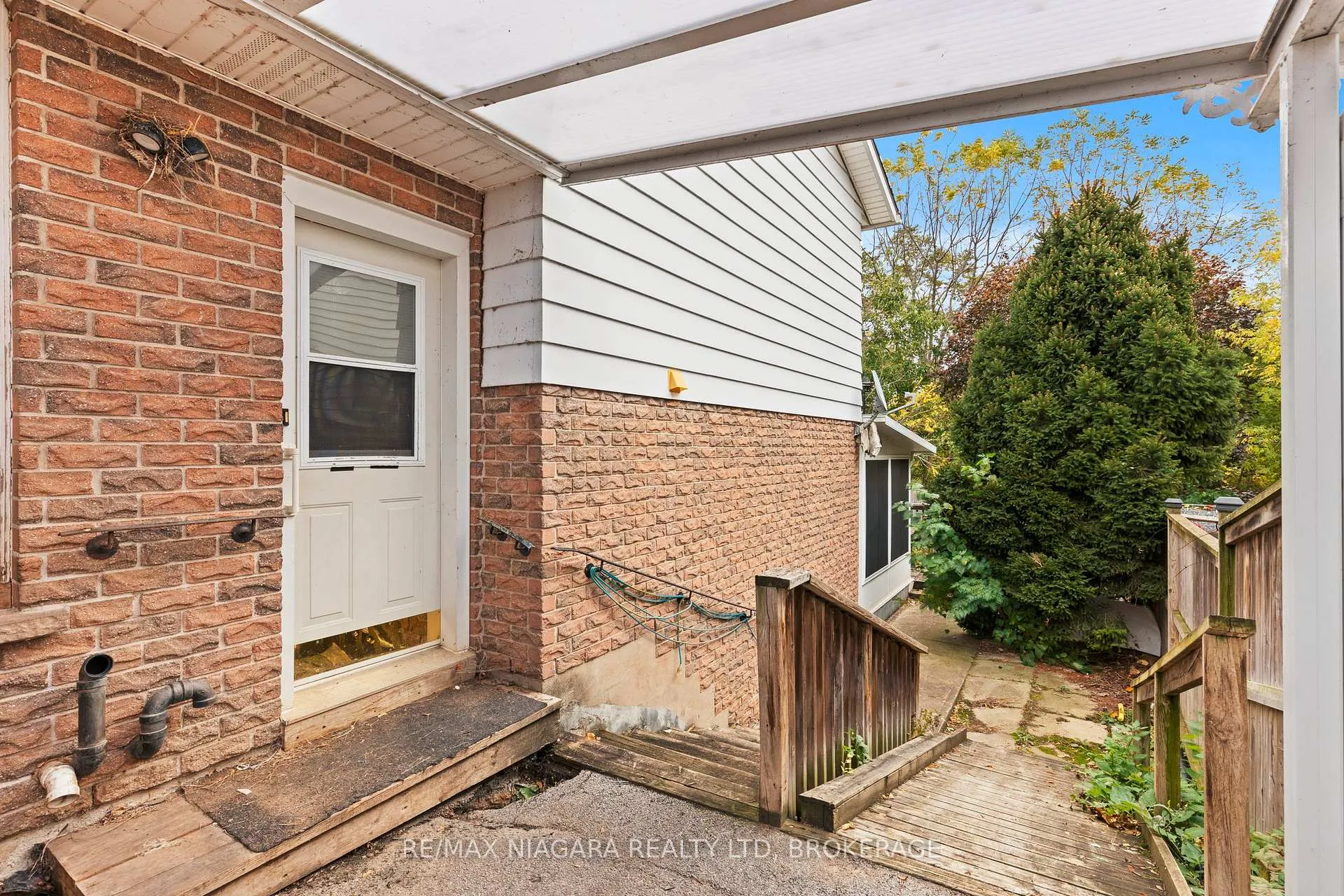 Photo 147 of 28 Runcorn Street, St. Catharines, Port Weller — HOMEH