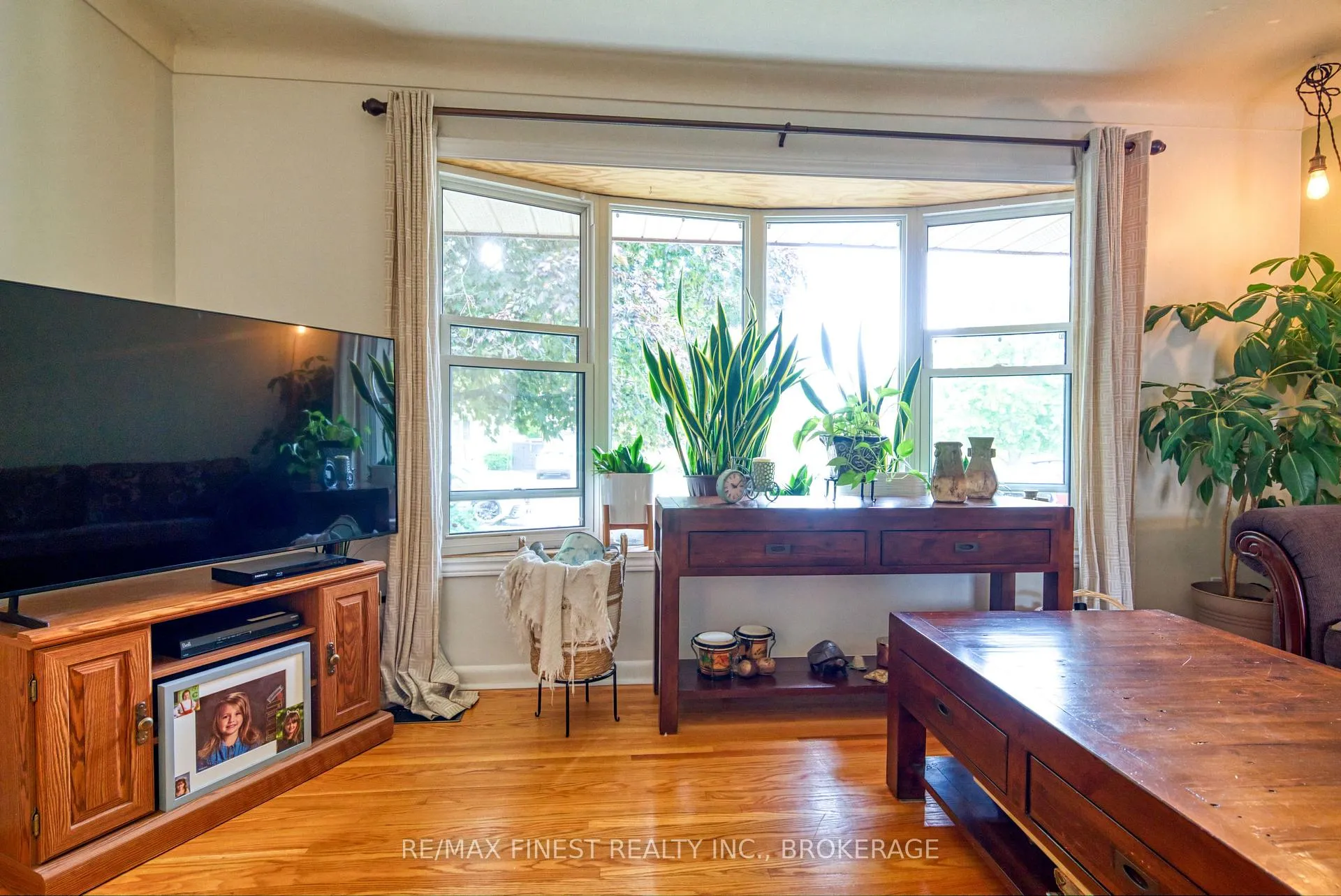 Photo 4 of 107 Casterton Avenue, Kingston, Central City West — HOMEH