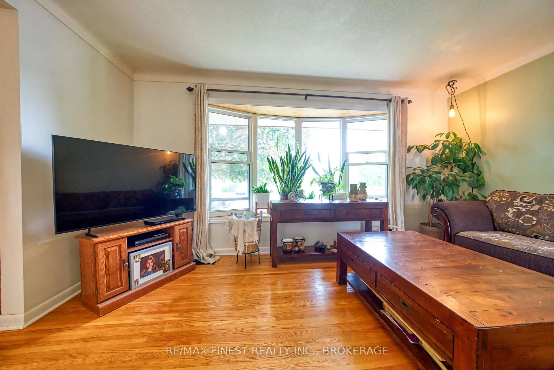 Photo 5 of 107 Casterton Avenue, Kingston, Central City West — HOMEH