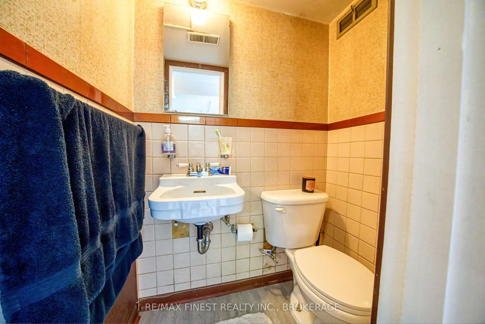 Photo 27 of 107 Casterton Avenue, Kingston, Central City West — HOMEH