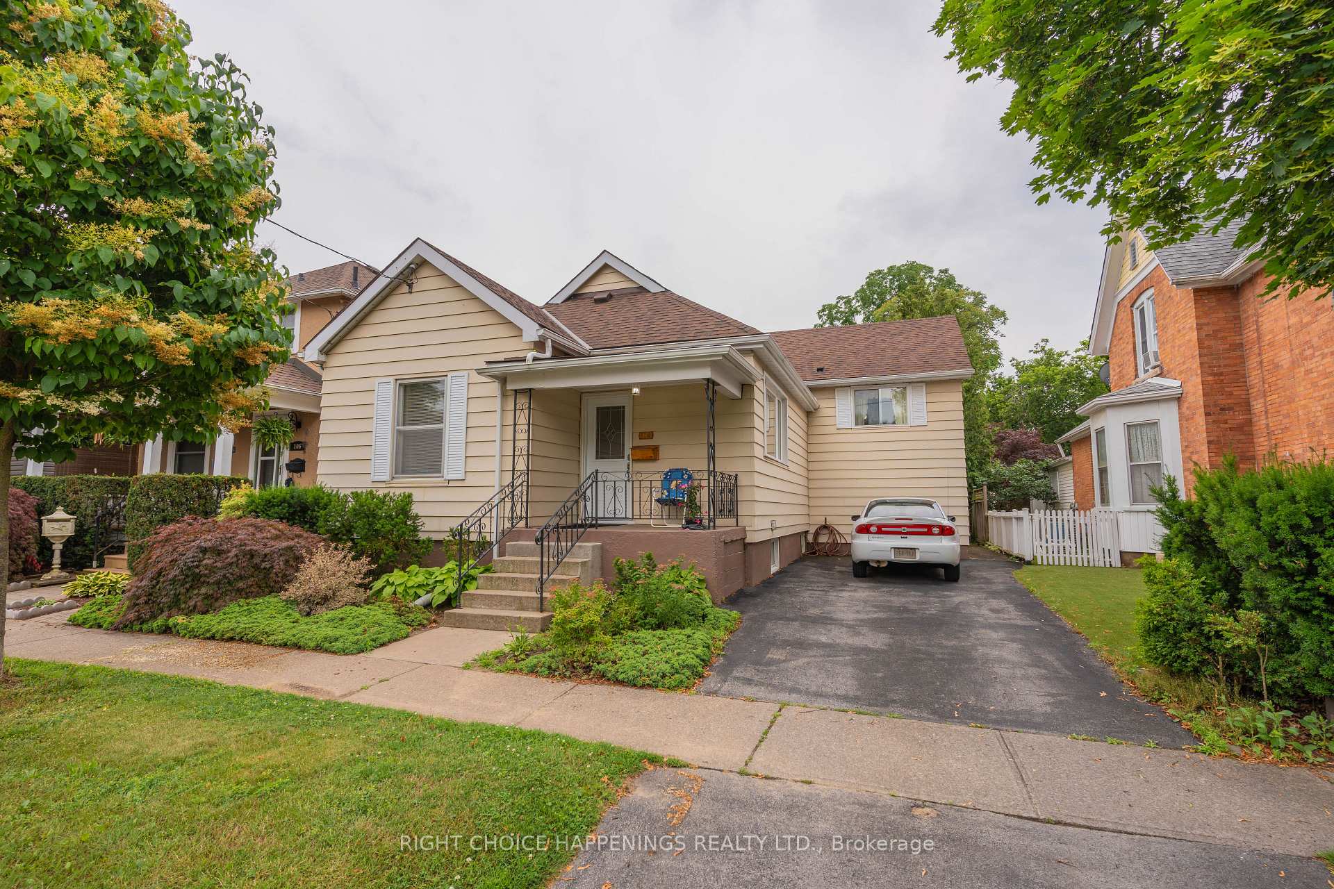 Photo 2 of 104 Albert Street, St. Catharines, Downtown — HOMEH