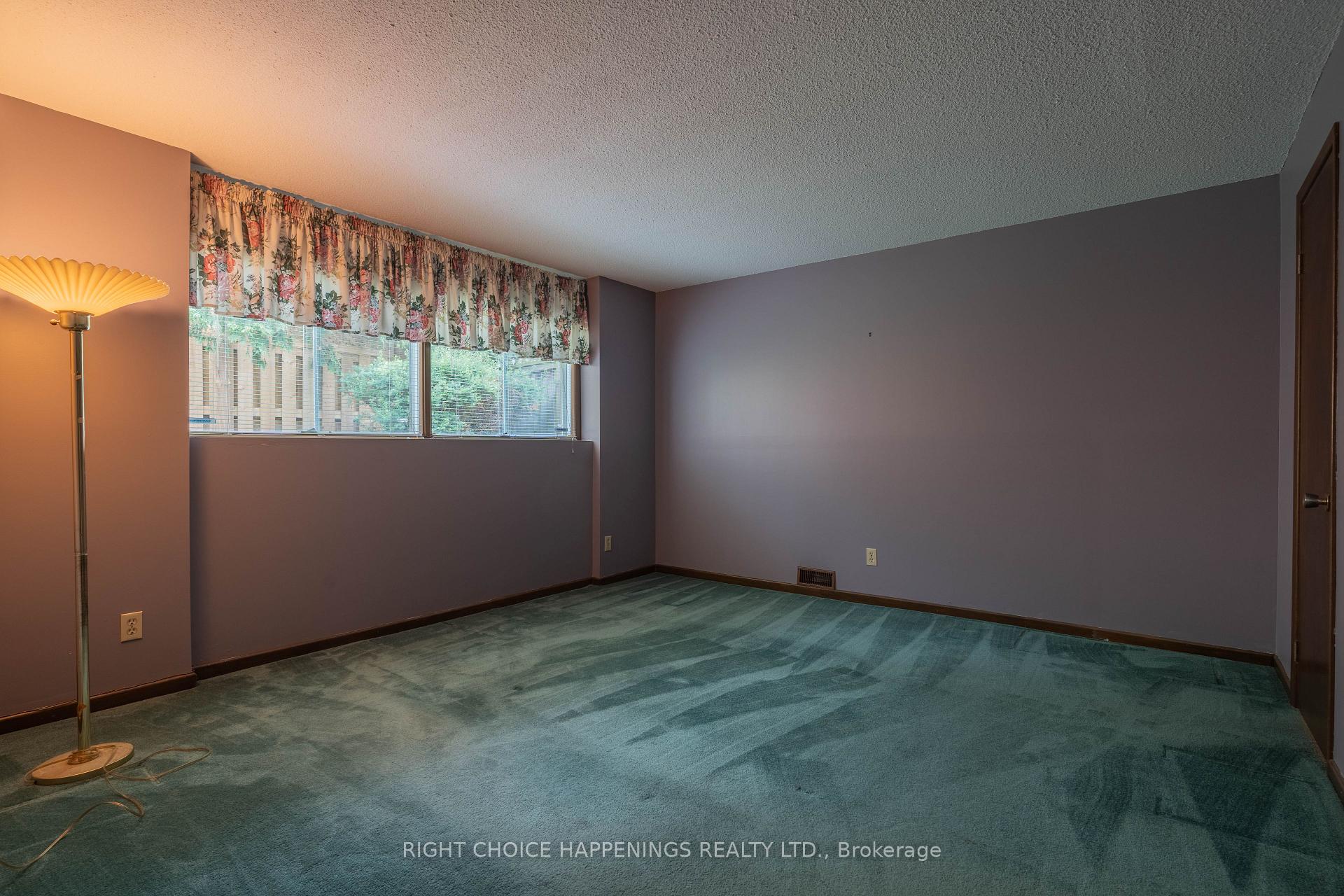 Photo 8 of 104 Albert Street, St. Catharines, Downtown — HOMEH