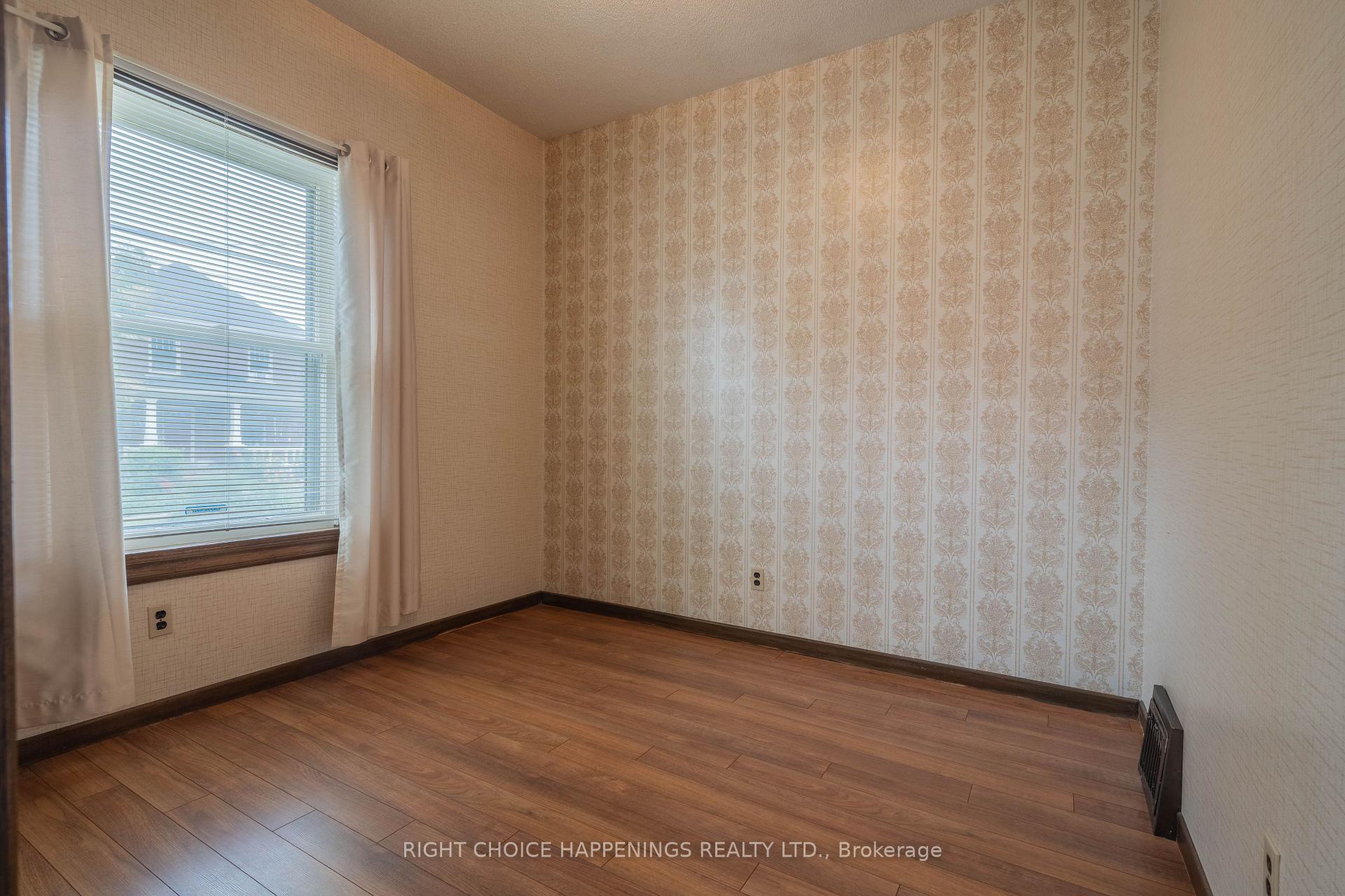 Photo 13 of 104 Albert Street, St. Catharines, Downtown — HOMEH