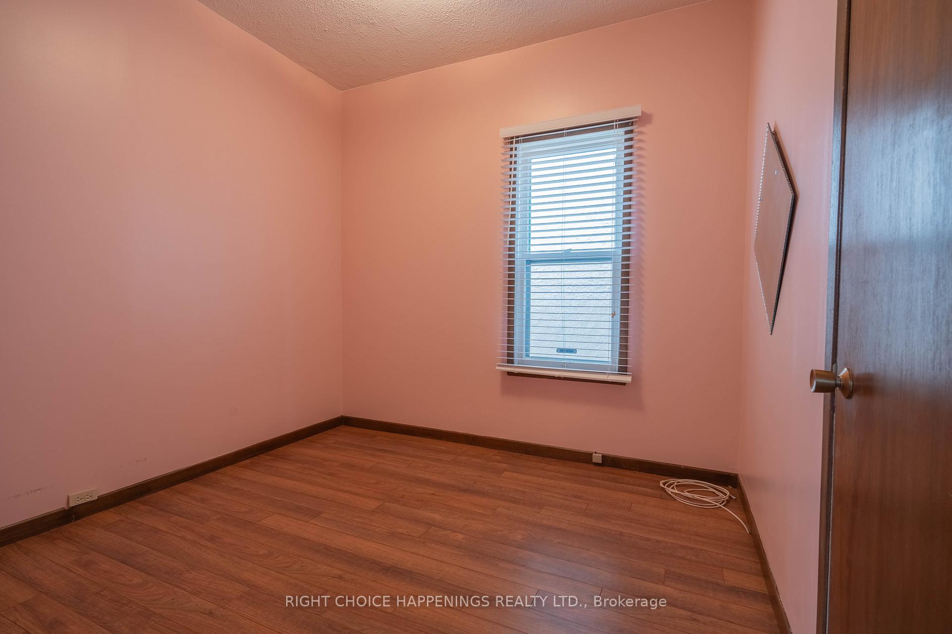 Photo 14 of 104 Albert Street, St. Catharines, Downtown — HOMEH