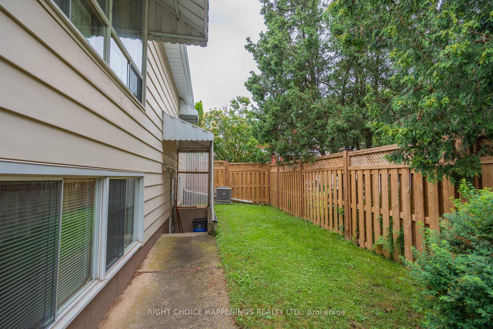 Photo 17 of 104 Albert Street, St. Catharines, Downtown — HOMEH