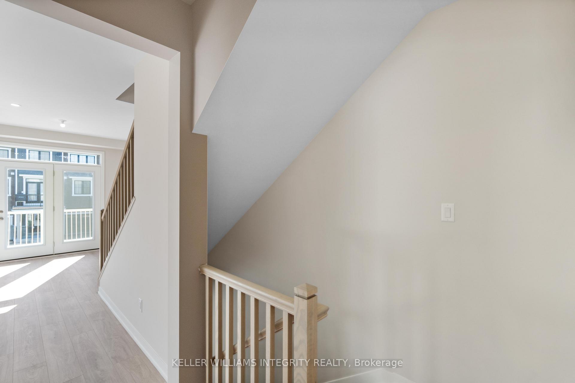 Photo 4 of 60 Stitch Mews, Ottawa, Goulbourn Twp From Franktown Rd/South To Rideau — HOMEH