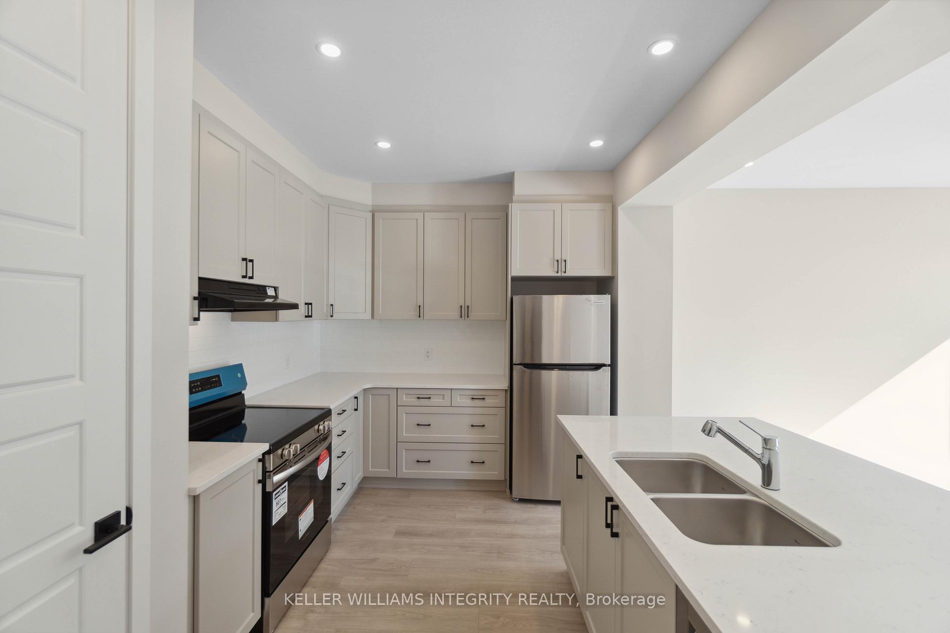 Photo 10 of 60 Stitch Mews, Ottawa, Goulbourn Twp From Franktown Rd/South To Rideau — HOMEH