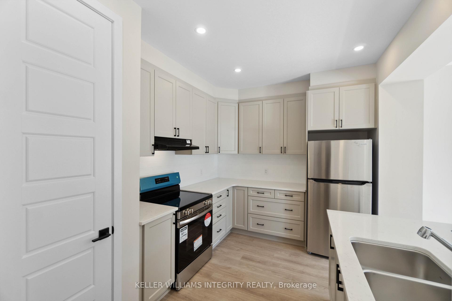 Photo 11 of 60 Stitch Mews, Ottawa, Goulbourn Twp From Franktown Rd/South To Rideau — HOMEH