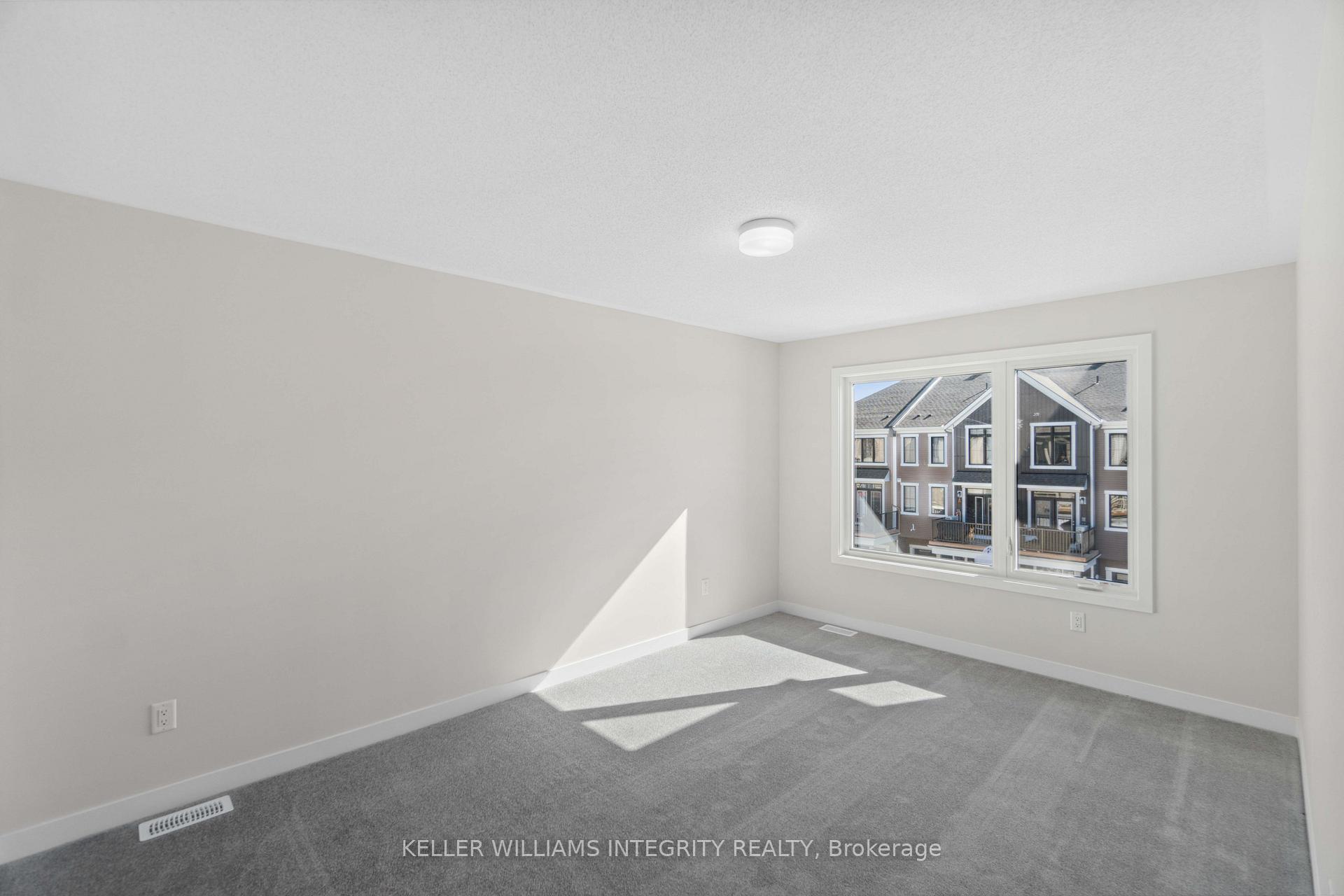 Photo 17 of 60 Stitch Mews, Ottawa, Goulbourn Twp From Franktown Rd/South To Rideau — HOMEH