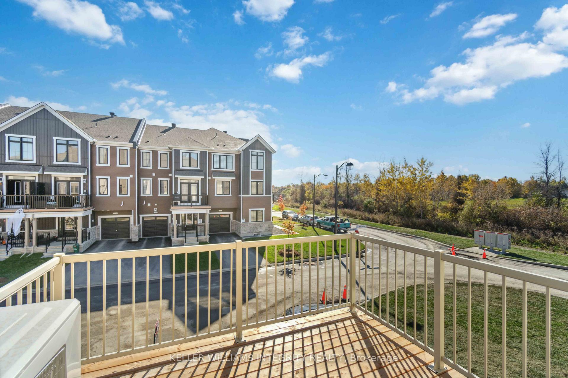 Photo 27 of 60 Stitch Mews, Ottawa, Goulbourn Twp From Franktown Rd/South To Rideau — HOMEH
