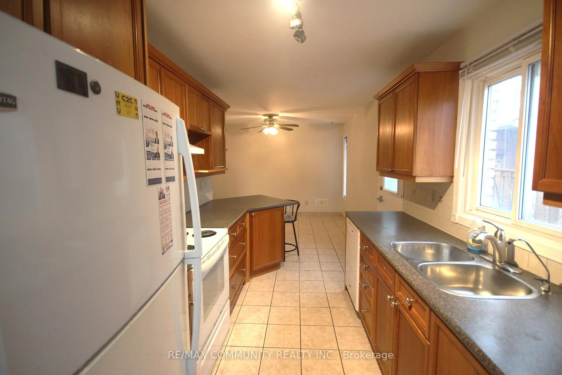 Photo 7 of 172 Bellamy Road, Scarborough, Eglinton East — HOMEH