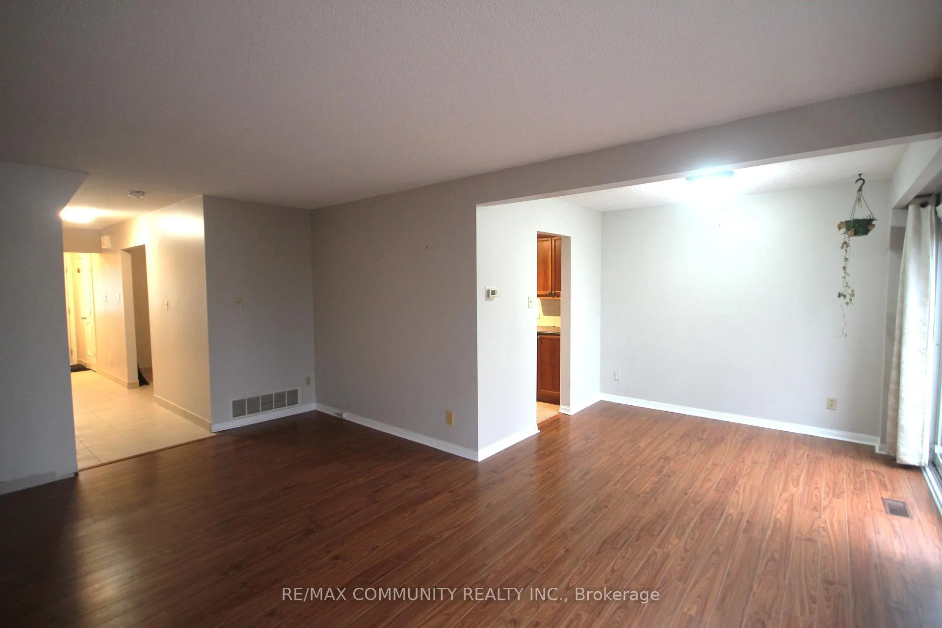 Photo 10 of 172 Bellamy Road, Scarborough, Eglinton East — HOMEH