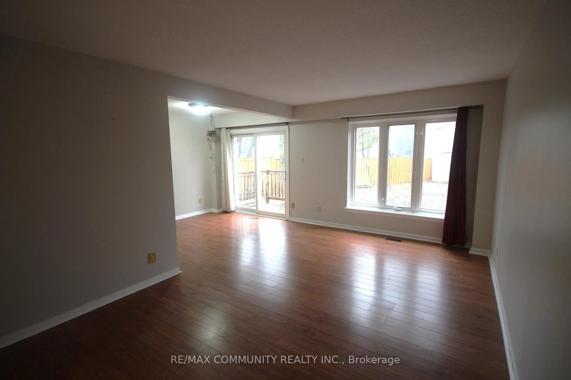 Photo 11 of 172 Bellamy Road, Scarborough, Eglinton East — HOMEH