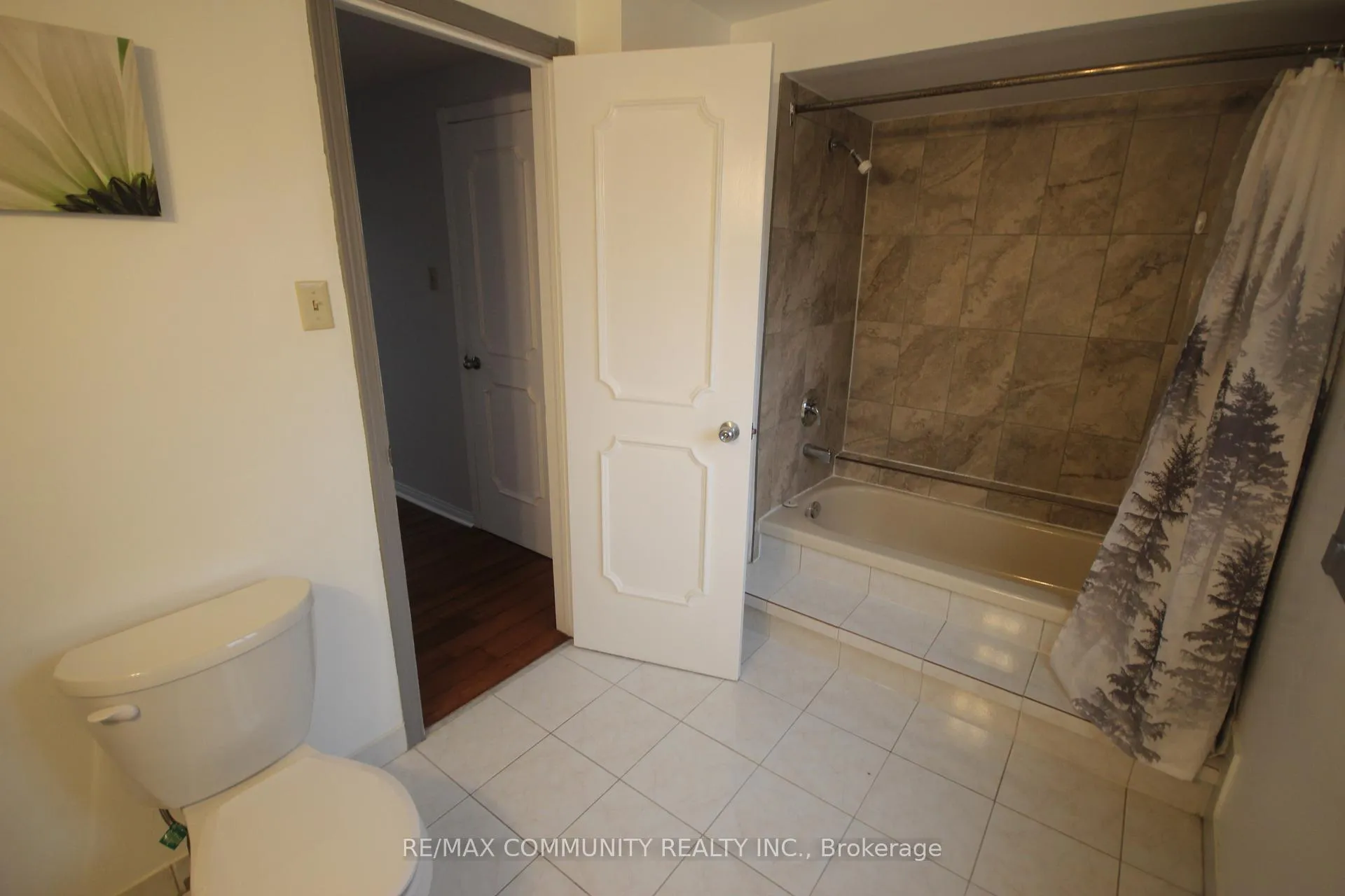 Photo 14 of 172 Bellamy Road, Scarborough, Eglinton East — HOMEH