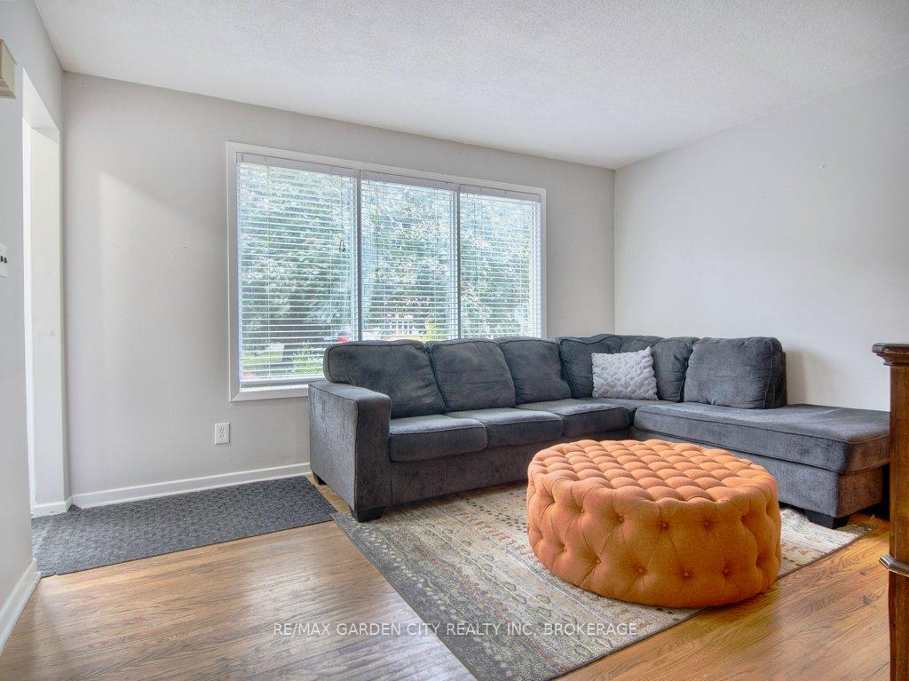 Photo 6 of 18 Prince Paul Crescent, St. Catharines, Lakeport — HOMEH