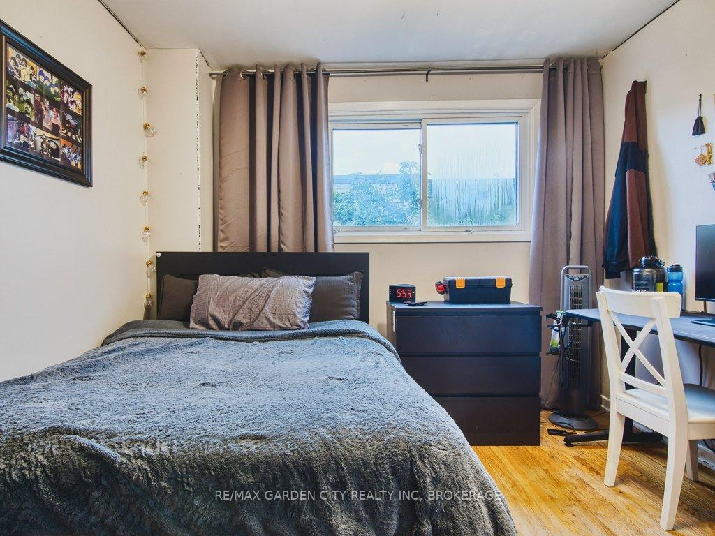 Photo 22 of 18 Prince Paul Crescent, St. Catharines, Lakeport — HOMEH