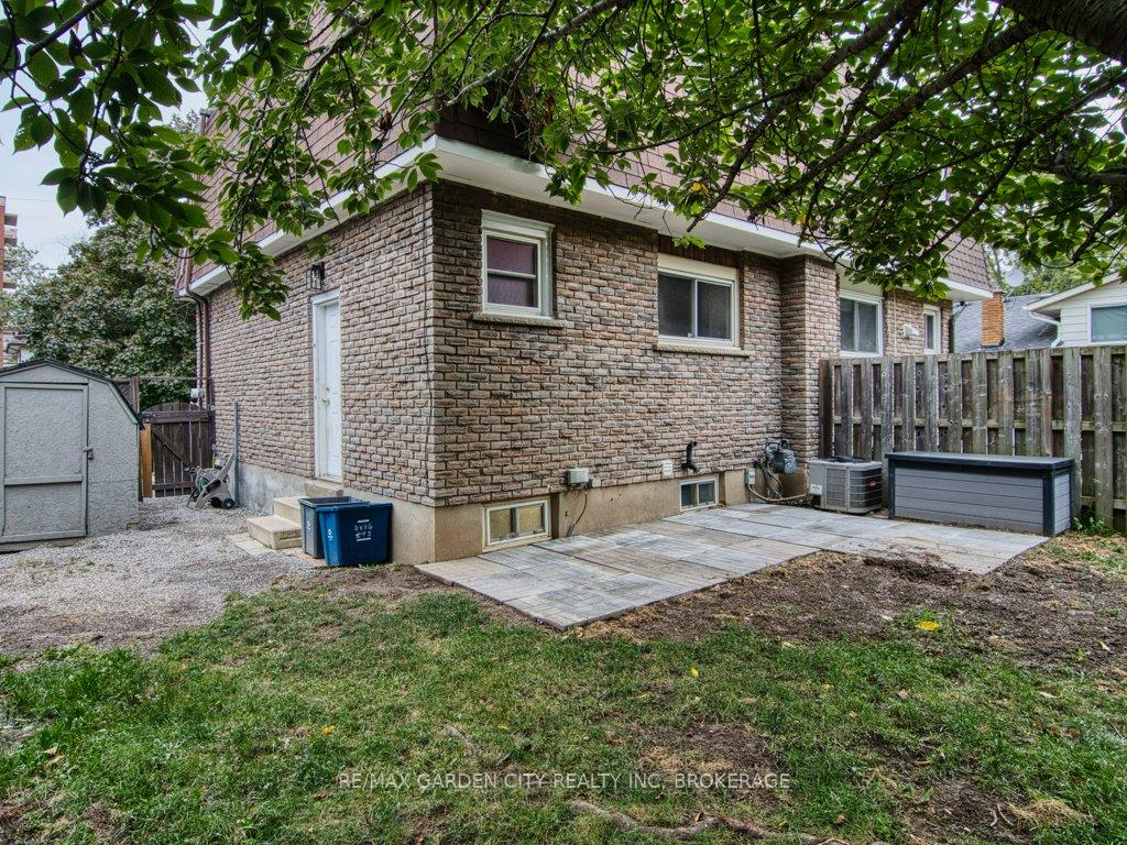 Photo 28 of 18 Prince Paul Crescent, St. Catharines, Lakeport — HOMEH