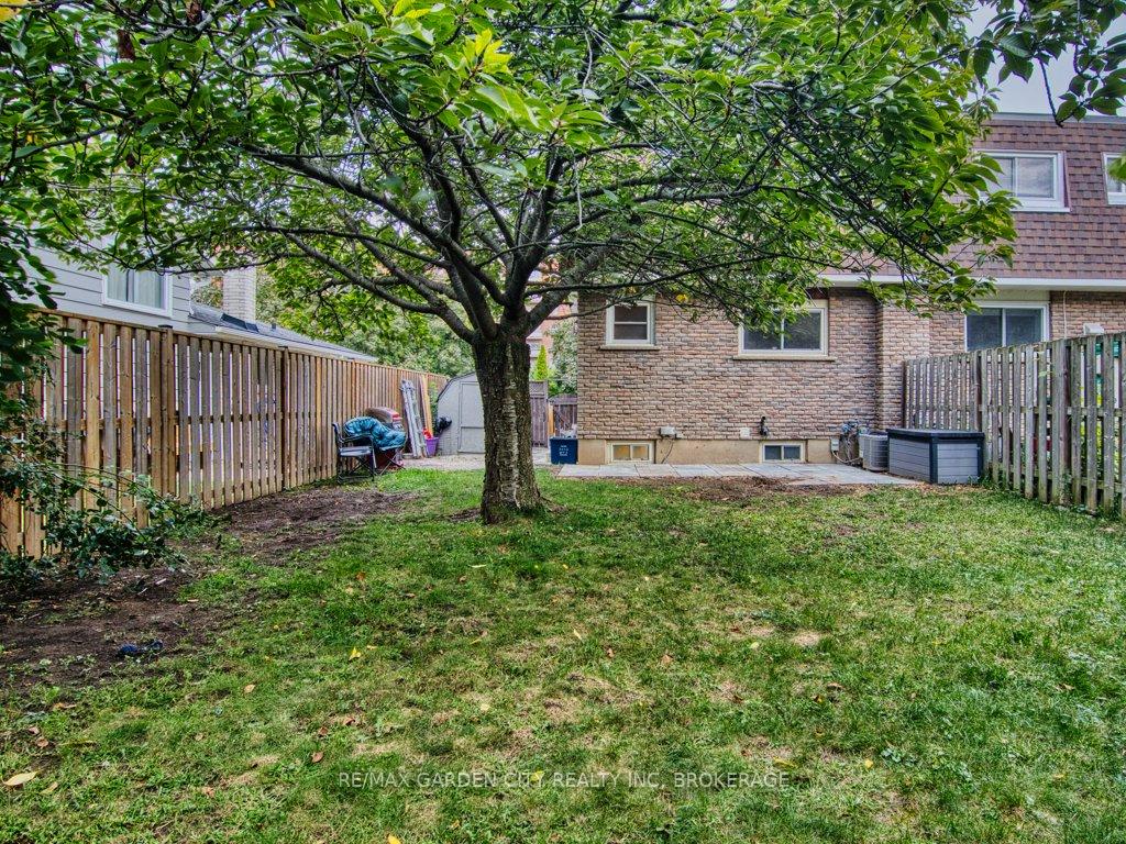 Photo 29 of 18 Prince Paul Crescent, St. Catharines, Lakeport — HOMEH