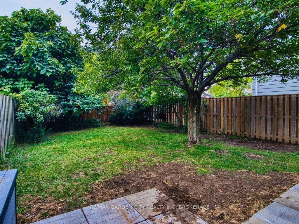 Photo 30 of 18 Prince Paul Crescent, St. Catharines, Lakeport — HOMEH