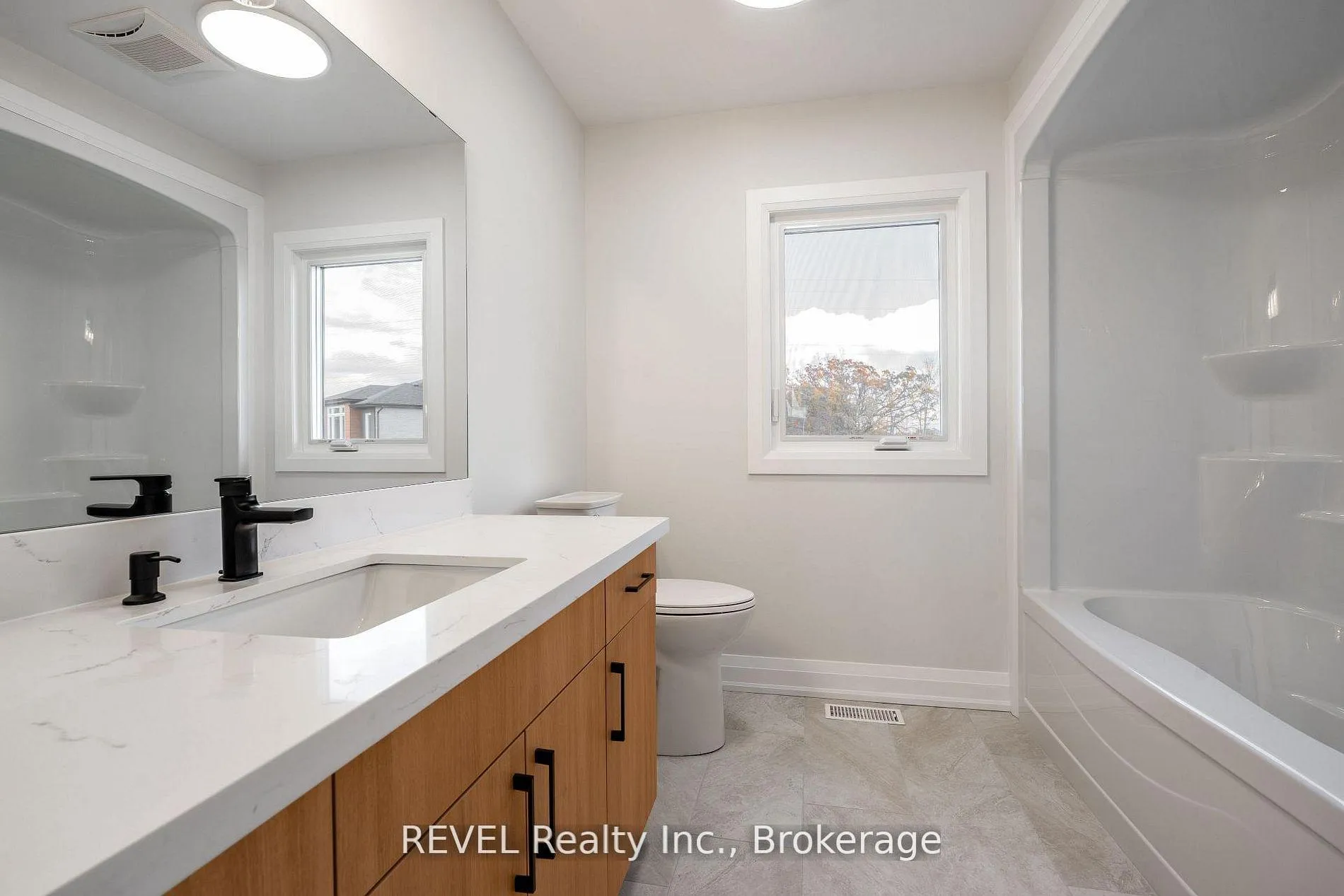 Photo 16 of 1190 Uppers Lane, Thorold, Rolling Meadows — HOMEH