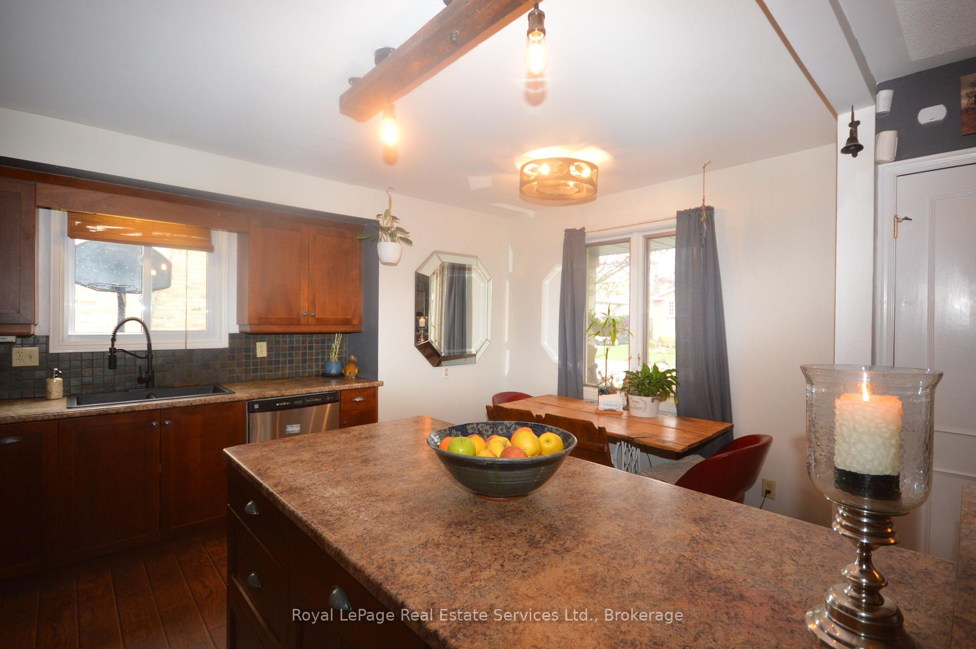 Photo 11 of 29 Mclarty Drive, St. Thomas — HOMEH