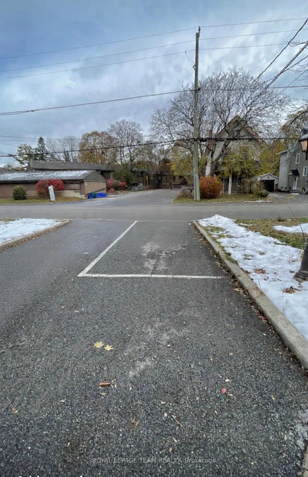 Photo 3 of Unit B, 526 Hilson Avenue, Ottawa, Westboro/Hampton Park — HOMEH