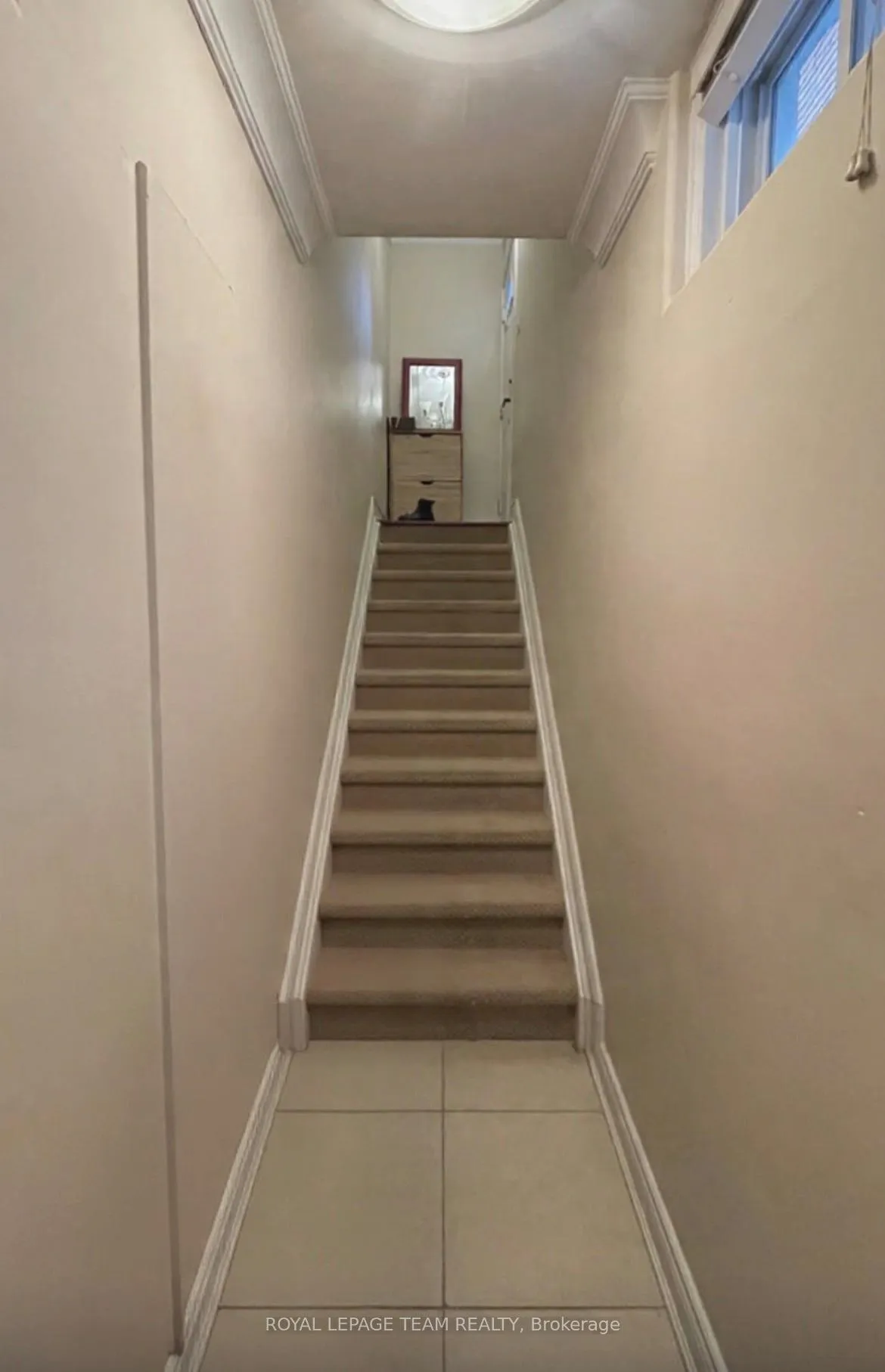 Photo 5 of Unit B, 526 Hilson Avenue, Ottawa, Westboro/Hampton Park — HOMEH