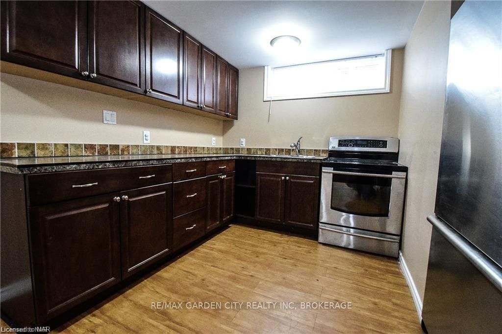 Photo 3 of Unit Lower, 24 Clearview Heights, St. Catharines, Burleigh Hill — HOMEH