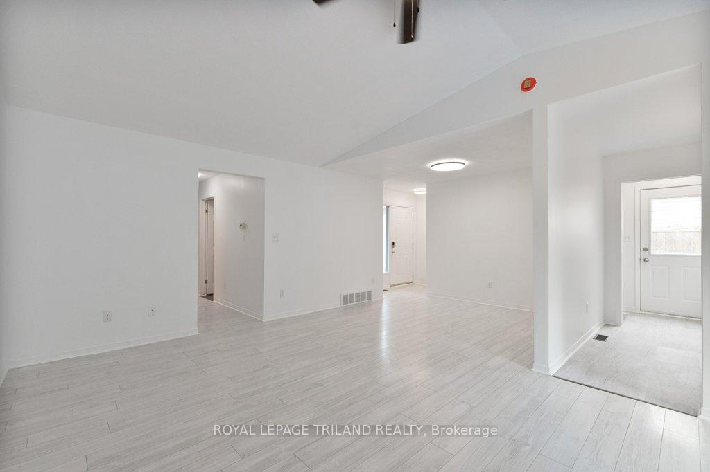 Photo 5 of 23 Steele Street, St. Thomas — HOMEH