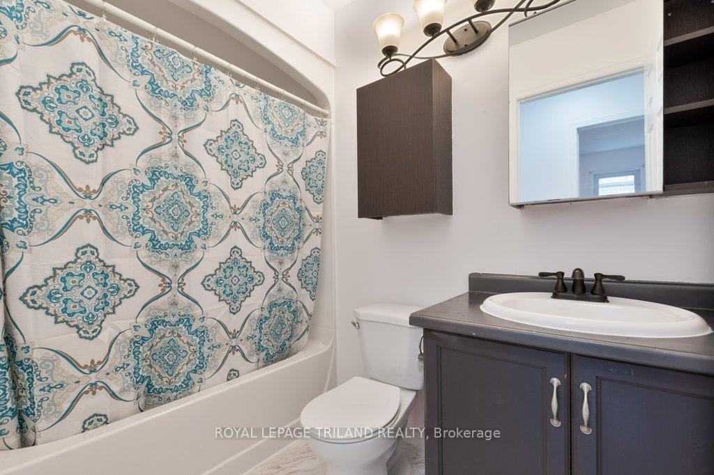 Photo 14 of 23 Steele Street, St. Thomas — HOMEH