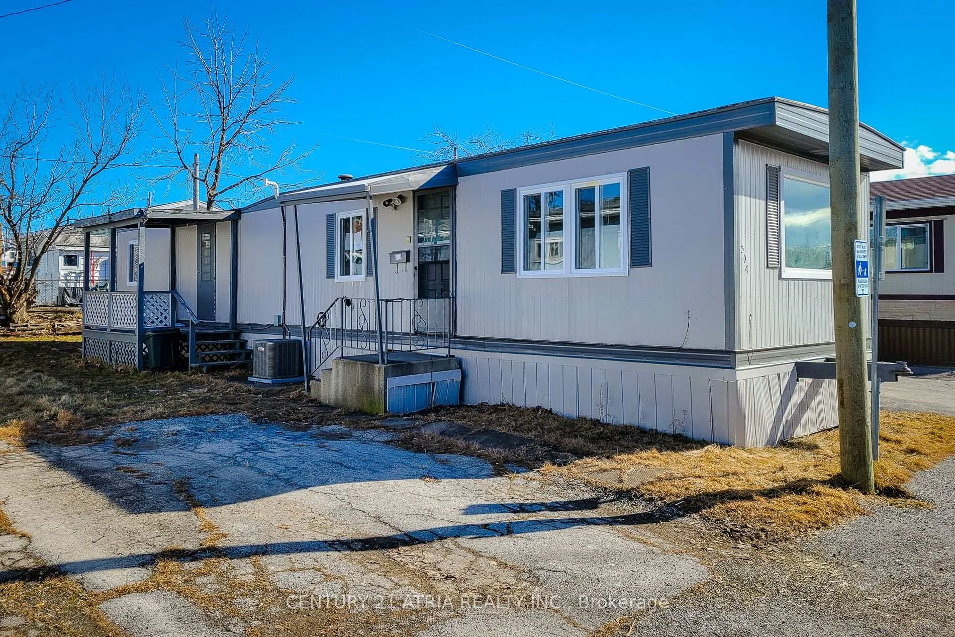 Photo of Unit 304, 241 St. Paul Street W