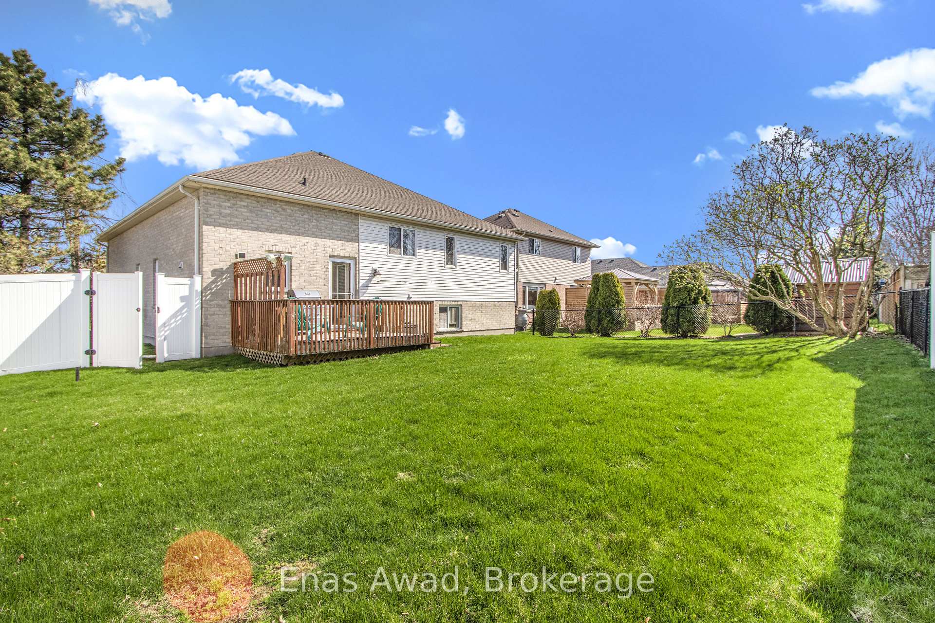 Photo 8 of 2 Windemere Place, St. Thomas — HOMEH