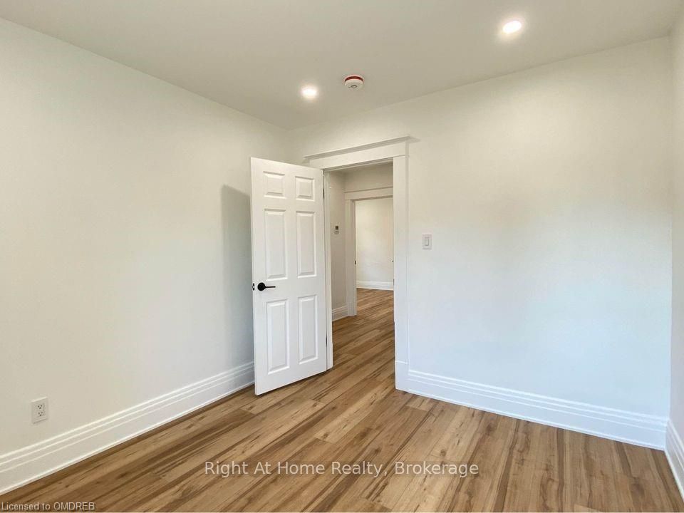 Photo 11 of 159 Geneva Street, St. Catharines, Downtown — HOMEH