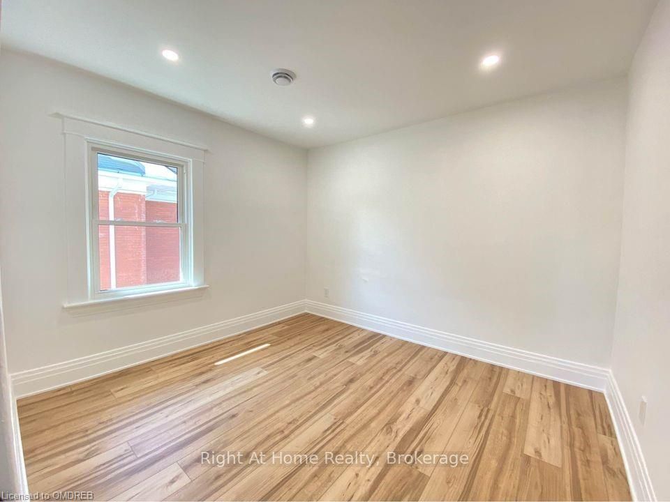 Photo 12 of 159 Geneva Street, St. Catharines, Downtown — HOMEH
