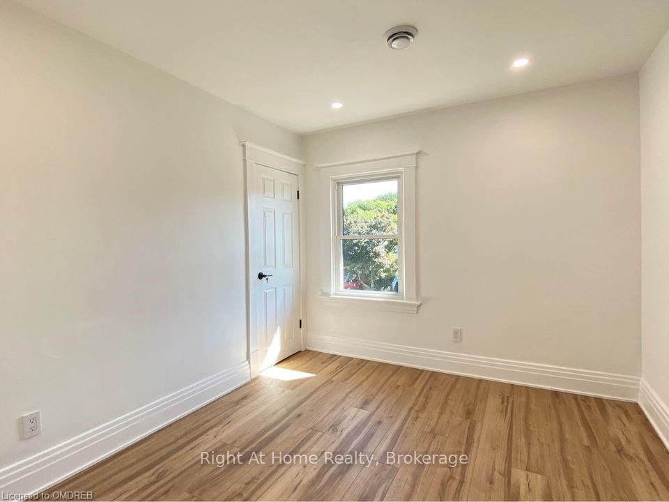 Photo 13 of 159 Geneva Street, St. Catharines, Downtown — HOMEH