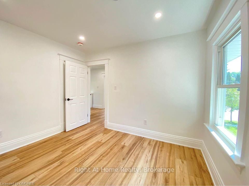 Photo 14 of 159 Geneva Street, St. Catharines, Downtown — HOMEH