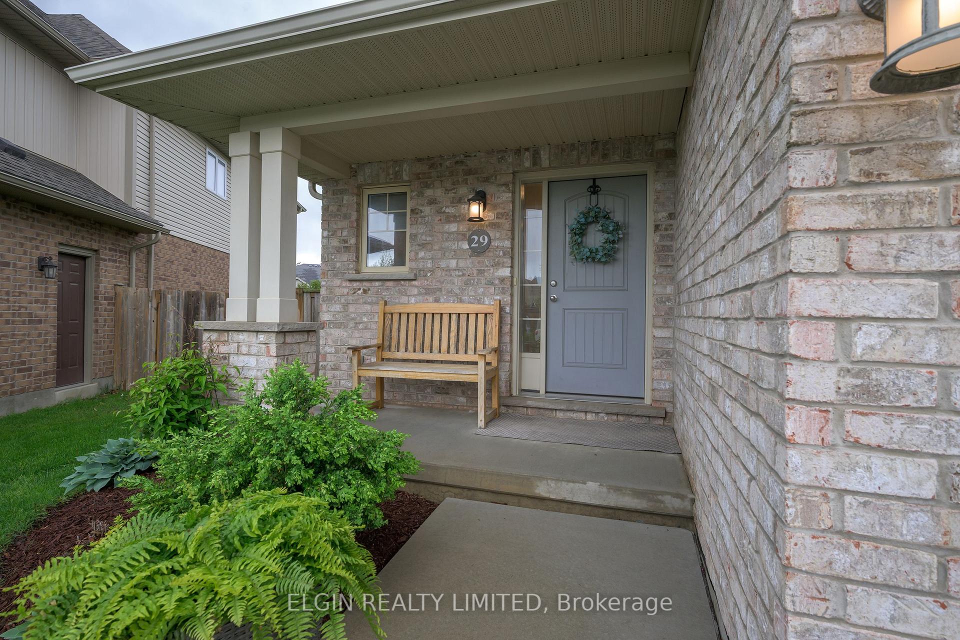 Photo 3 of 29 Bridle Path Street, St. Thomas — HOMEH