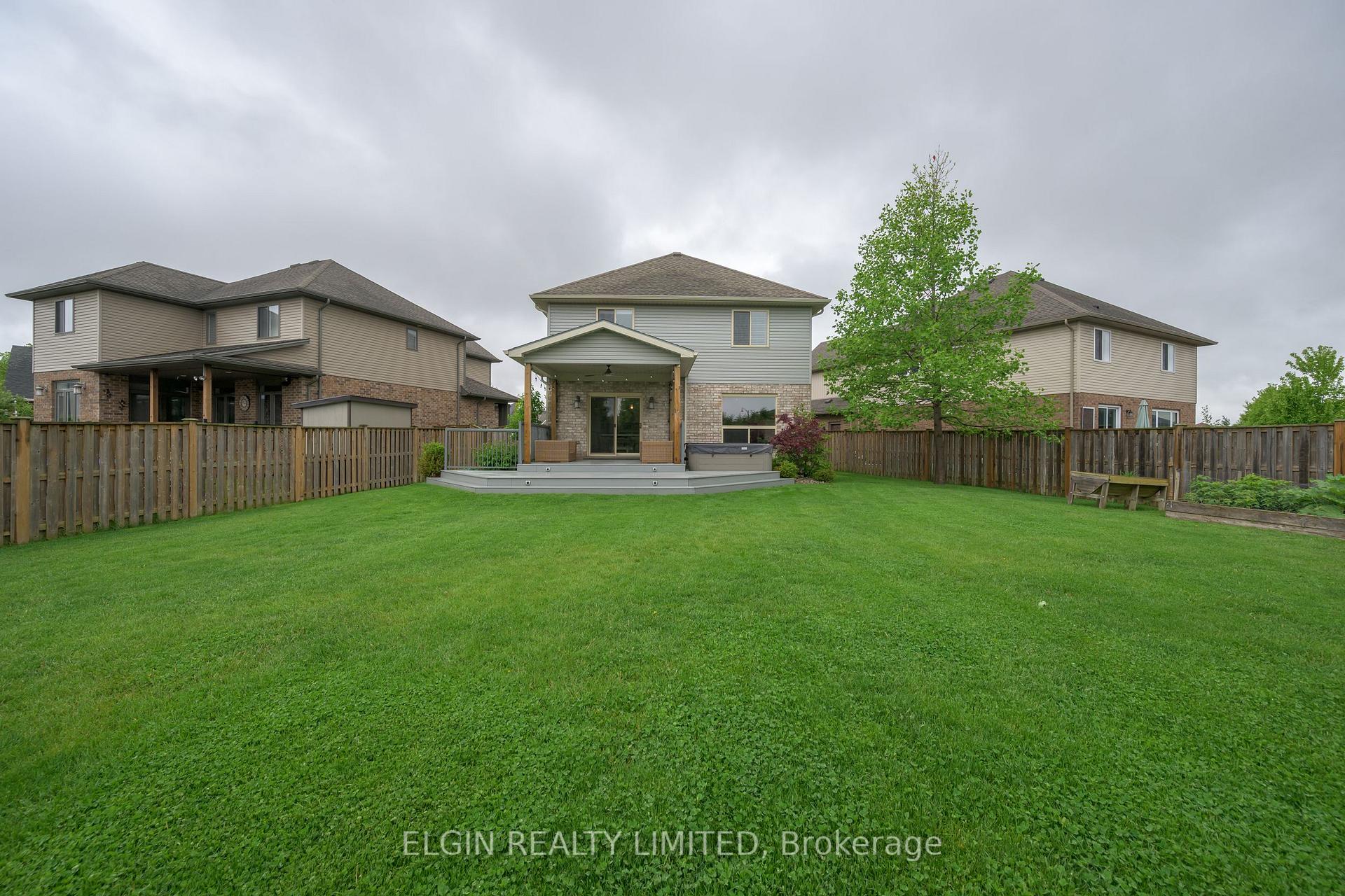 Photo 5 of 29 Bridle Path Street, St. Thomas — HOMEH